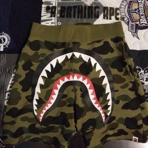 BAPE CAMO SHORTS SZ S